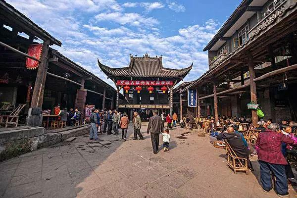 全国药店数量远超奶茶店,盈利方式曝光——背后“潜规则”太多